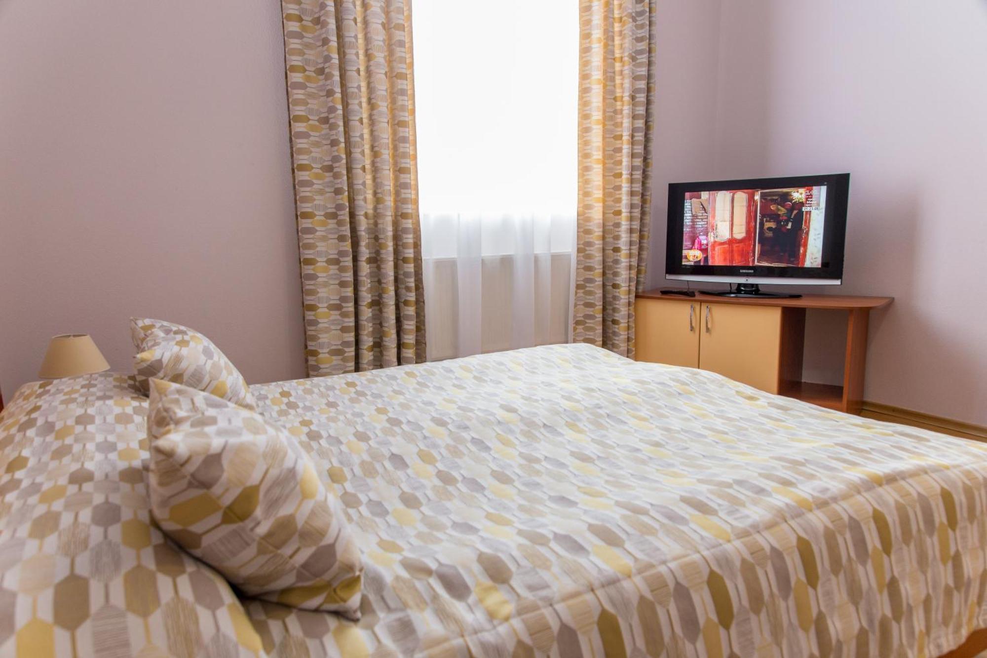 Hotel Europa ตรุสคาเวตส์ ภายนอก รูปภาพ