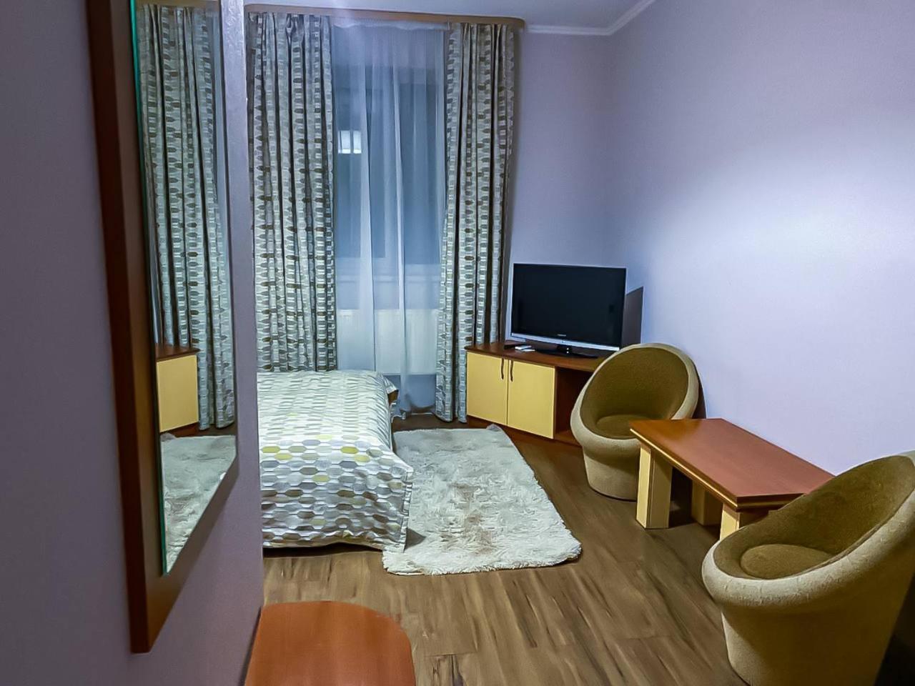 Hotel Europa ตรุสคาเวตส์ ภายนอก รูปภาพ