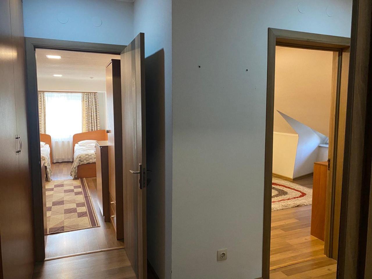 Hotel Europa ตรุสคาเวตส์ ภายนอก รูปภาพ