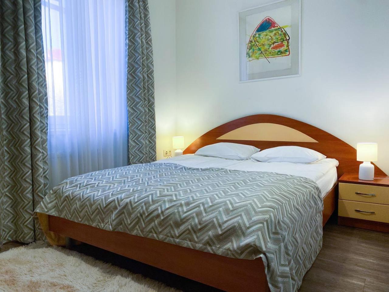 Hotel Europa ตรุสคาเวตส์ ภายนอก รูปภาพ