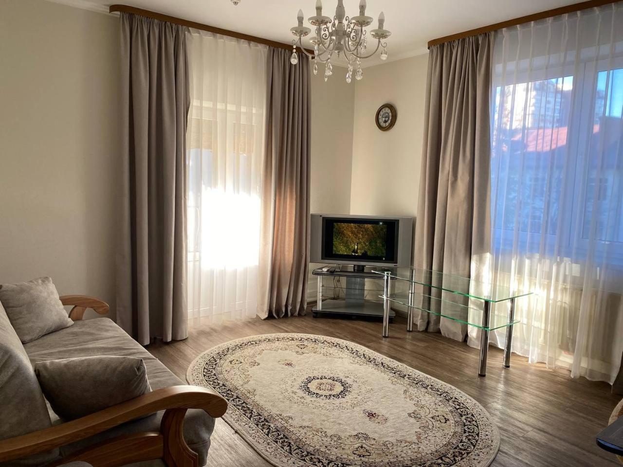 Hotel Europa ตรุสคาเวตส์ ภายนอก รูปภาพ