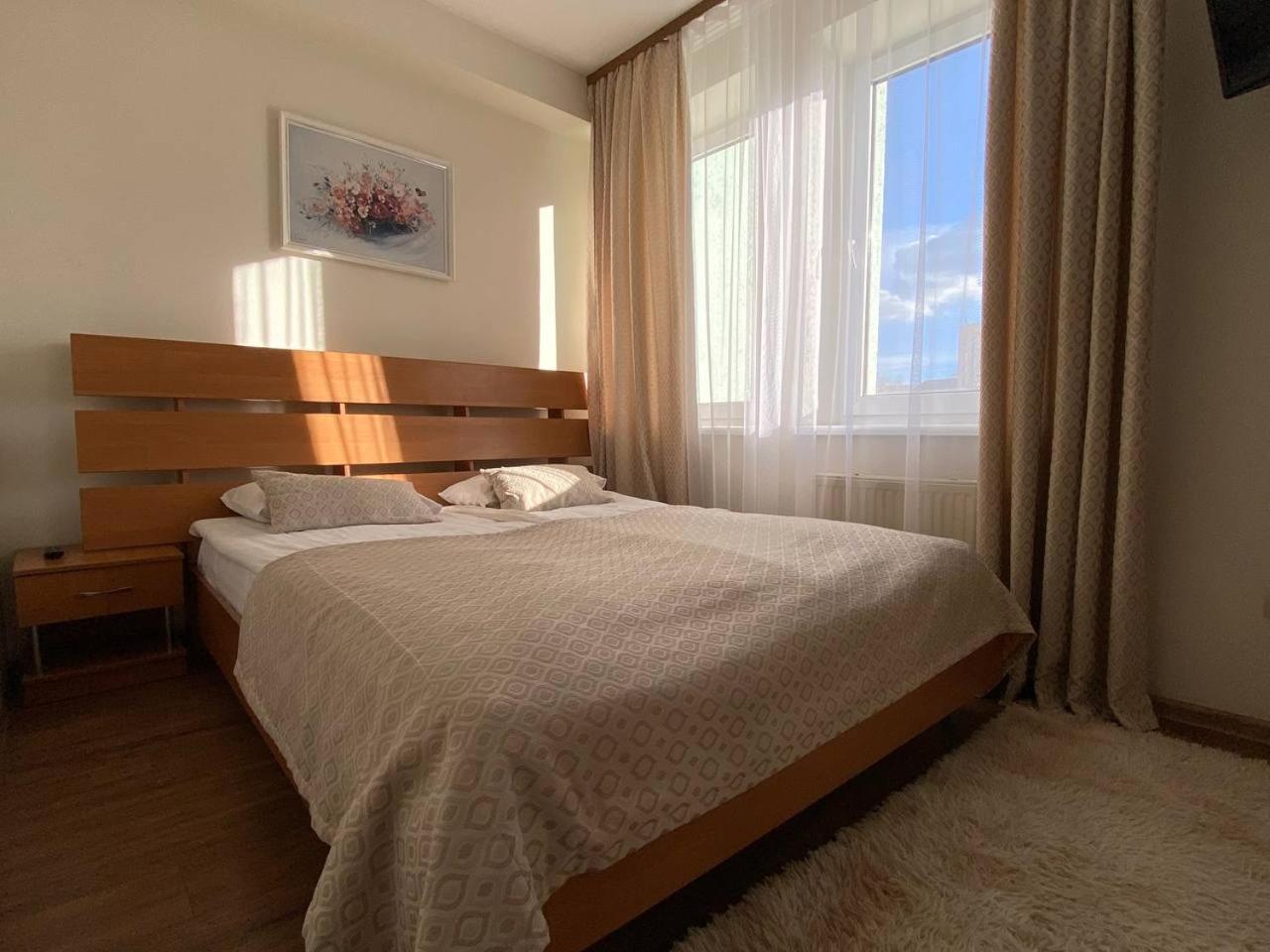 Hotel Europa ตรุสคาเวตส์ ภายนอก รูปภาพ