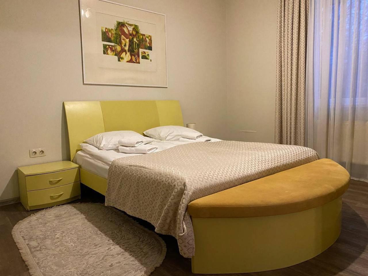 Hotel Europa ตรุสคาเวตส์ ภายนอก รูปภาพ