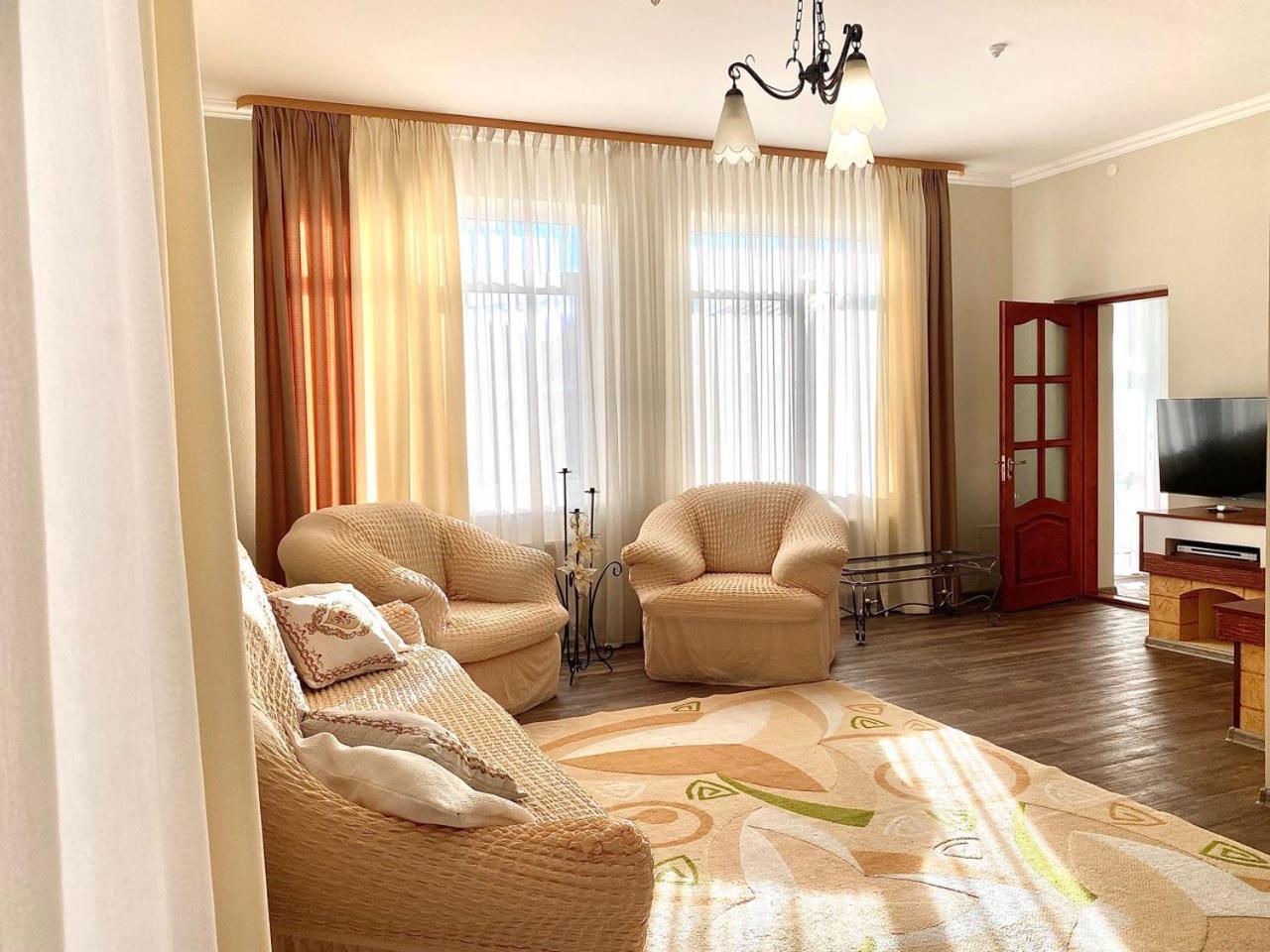 Hotel Europa ตรุสคาเวตส์ ภายนอก รูปภาพ