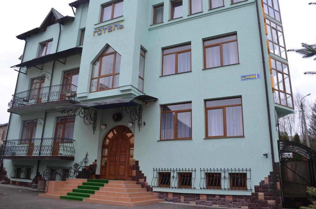 Hotel Europa ตรุสคาเวตส์ ภายนอก รูปภาพ